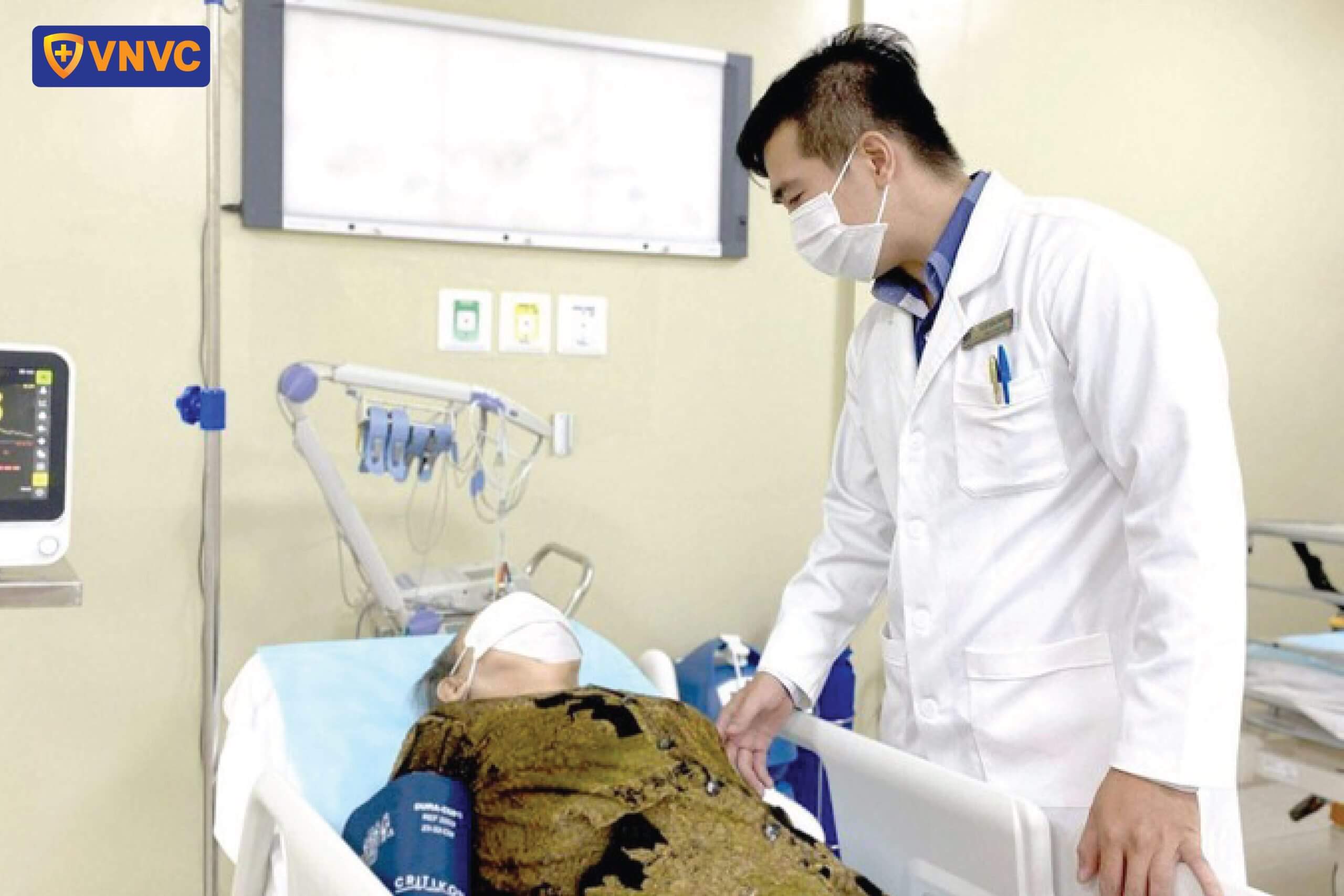 nguoi lon tuoi mac cum phai nhap vien