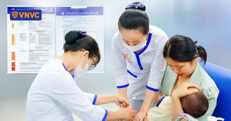 Cúm mùa dễ lây cho trẻ, mối nguy có thể từ chính các bậc phụ huynh